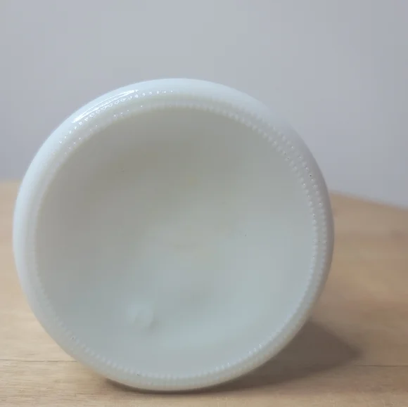 Milk Glass vase 9" - Picture 7 of 8